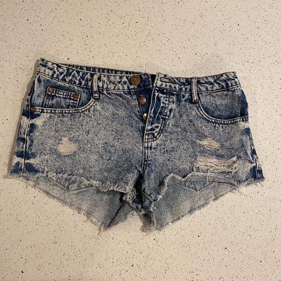Distressed Denim Blue Shorts - Picture 2 of 4